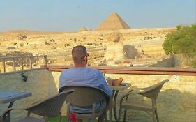 Seven Pyramids View Inn - Rooftop Breakfast